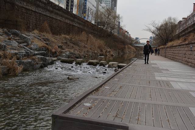 cheonggyecheon river